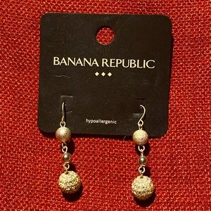 NWT banana republic silver tone pierced earrings